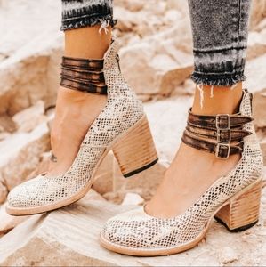 Freebird Randi Blake/White Snake